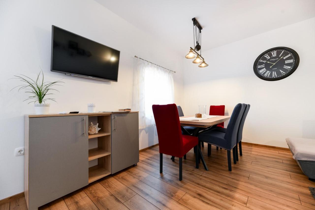 Holiday Home Skevini Dvori Starigrad Paklenica Luaran gambar
