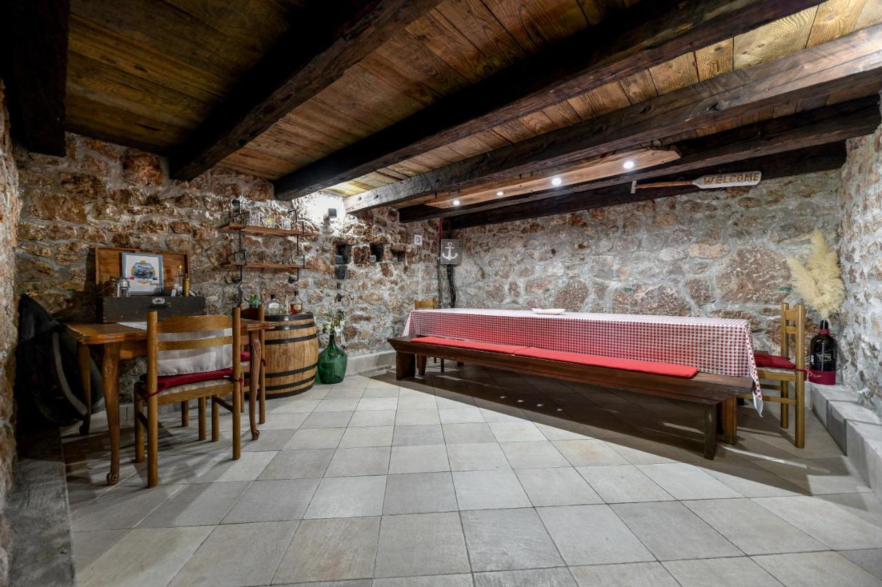 Holiday Home Skevini Dvori Starigrad Paklenica Luaran gambar