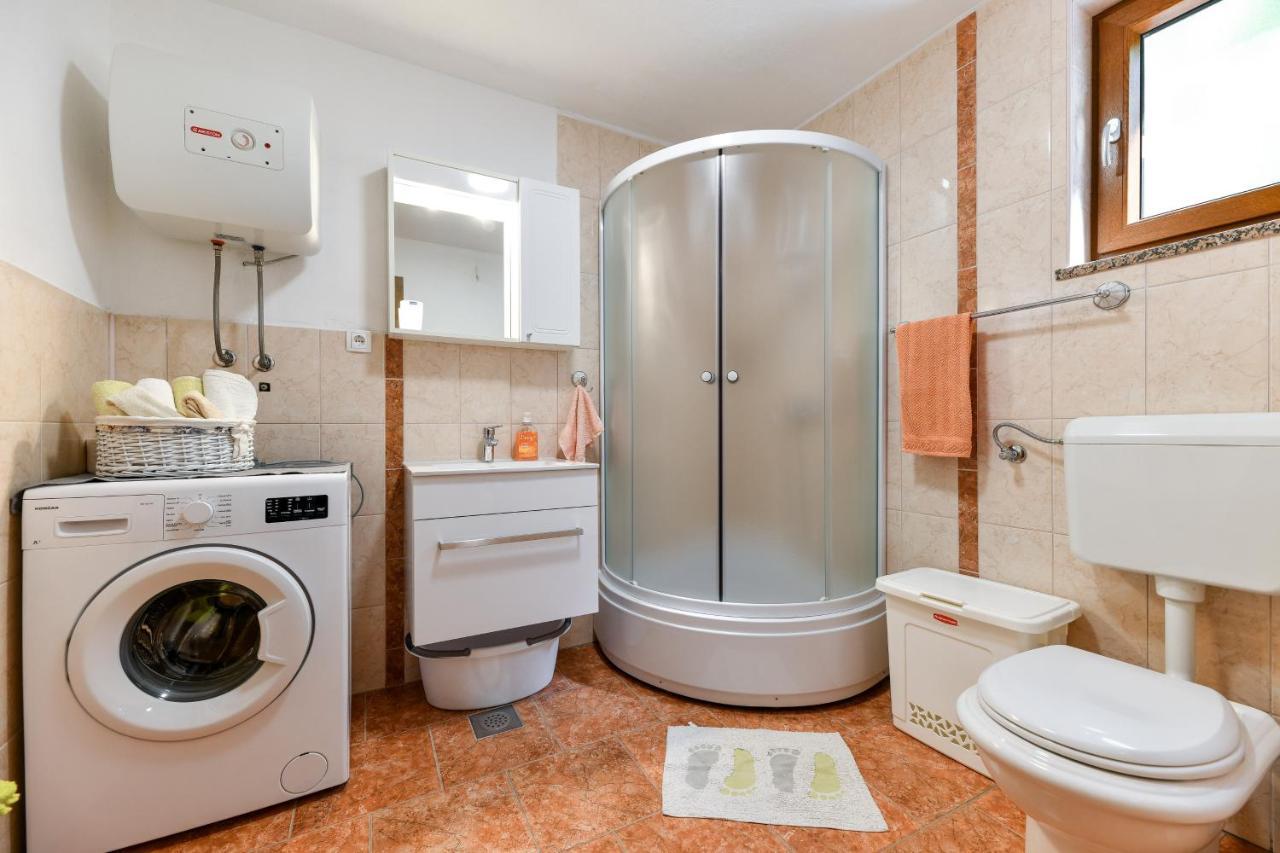 Holiday Home Skevini Dvori Starigrad Paklenica Luaran gambar